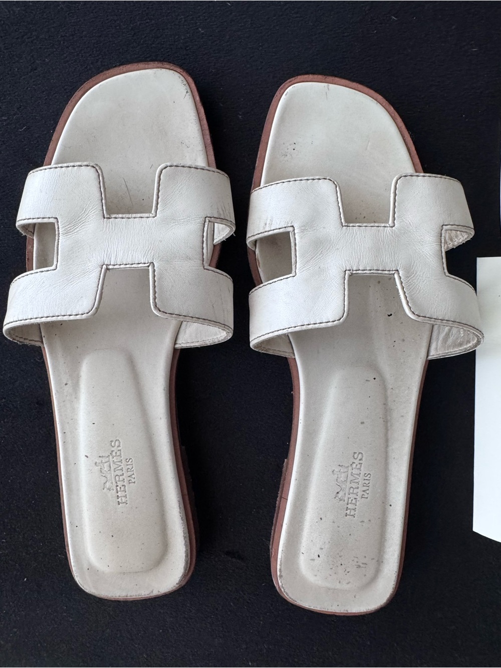 Hermès White Oran Leather Slide Sandals - Picture 2 of 5